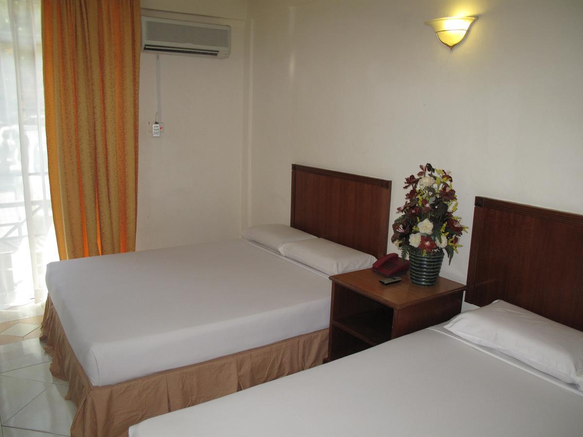 Tanjung Demong Beach Resort Кампунг-Куала-Бесут Экстерьер фото